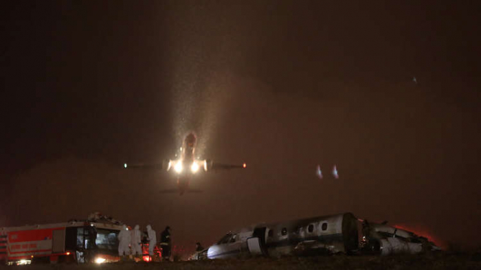 حريق يلتهم طائرة ركاب في مطار أتاتورك