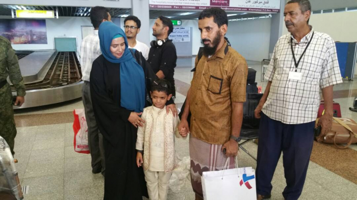 عودة 15 جريح من اصل 98  الى مطار عدن الدولي بعد علاجهم في الهند على نفقة دولة الإمارات