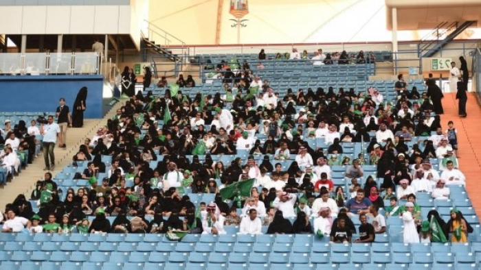 شـــاهد : بالجينز والحجاب "السعوديات" داخل مدرجات الدوري السعودي (صور)