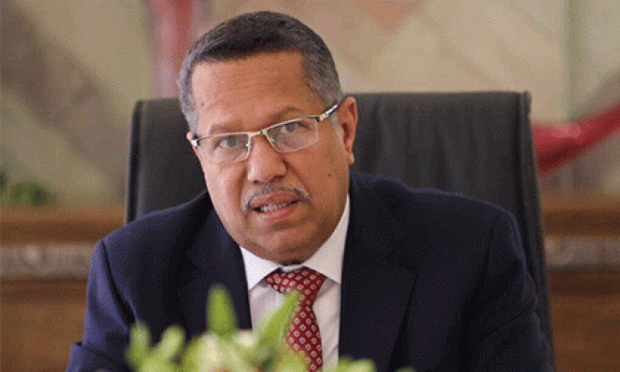 وزير في حكومة بن دغر يورد أكثر من 20 مليار للحوثيين