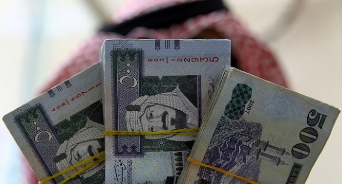 السعودية تنهي التعامل بالريال الورقي وتستبدلها بهذه العملة الجديدة (تفاصيل)