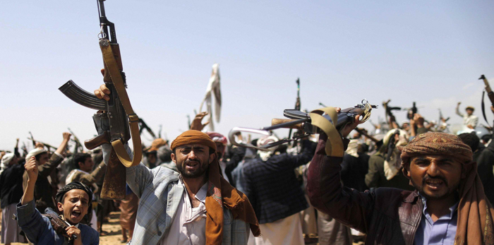 الكشف عن وضع صالح " داخل صنعاء .. ولماذا تصاعدت حملة طمس شعارات الحوثيين بشوارع العاصمة !(تفاصيل)