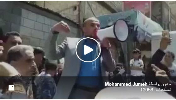 شاهد بالفيديو : معلمات صنعاء يهتفن في وجه الحوثي " نشتي راتب نشتي راتب  ".. والاخير يرد " الذي تشتي راتب هو ذاك سلمان "