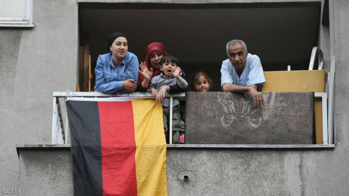 وزير الداخلية الألماني يفجر الغضب بشأن عطلة للمسلمين