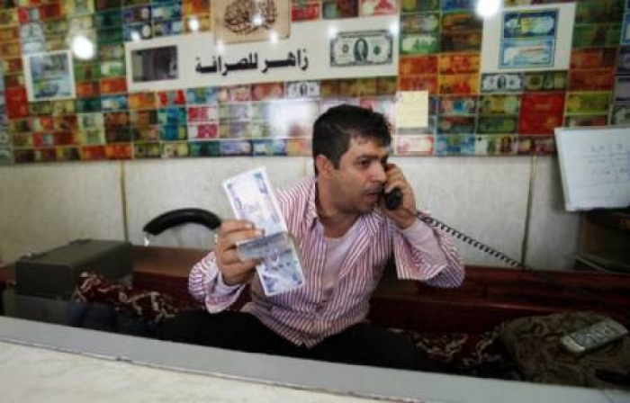 الريال اليمني يتعافى امام العملات الاجنبية بفعل اجراءات حكومة بن دغر