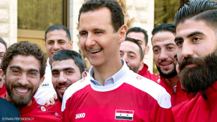 استقبال الأسد لمنتخب سوريا يثير جدلا وانقساما