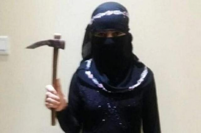 امرأة تهامية تحطم بالفأس رأس ضابط حوثي