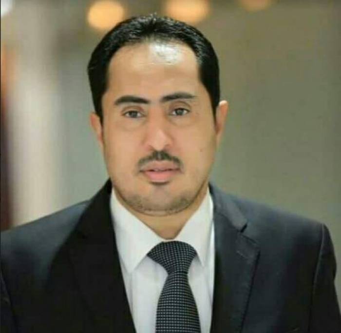 وزير الشباب والرياضة يطمئن على صحة الكابتن محمود عبيد