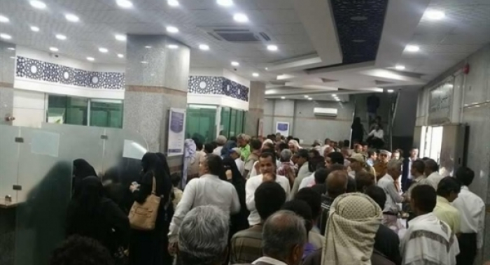 وزير المالية يوجه باعتماد مرتبات تعز بصفة منتظمة اعتبارا من أكتوبر