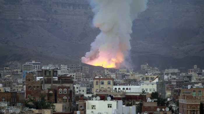 غارات مكثفة للتحالف على مقر "وزارة دفاع الحوثيين"