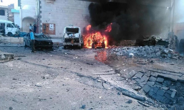 عاجل : ارهابي يفجر سيارته بمركز للامن بعدن .. صورة