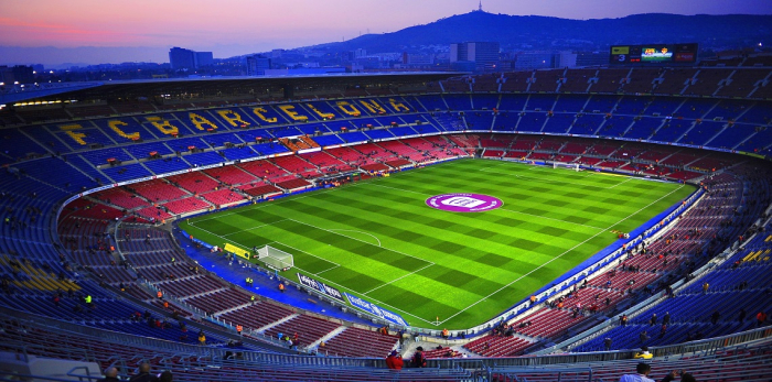 رئيس رابطة الدوري الإسباني محذرًا جمهور برشلونة: “سنغلق ملعب كامب نو”