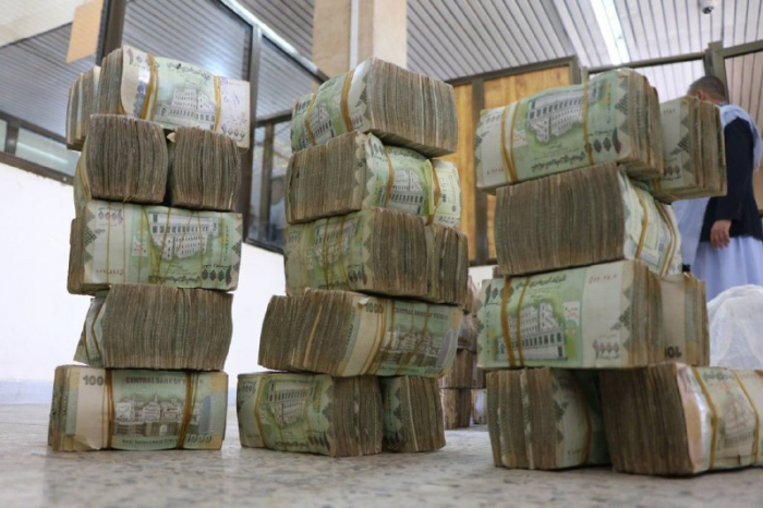 إيرادات الحوثيون (أكثر من 650 مليار) خلال 9 أشهر فقط.. وموظفون يتساءلون أين رواتبنا؟!