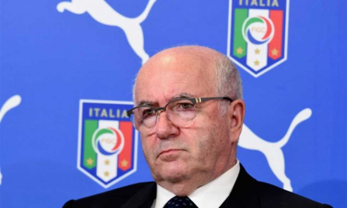 إستقالة رئيس الاتحاد الايطالي لكرة القدم من منصبه