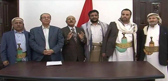 موقع خليجي يؤكد تجريد الحوثيين وزراء"لصالح" من صلاحياتهم الحكومية