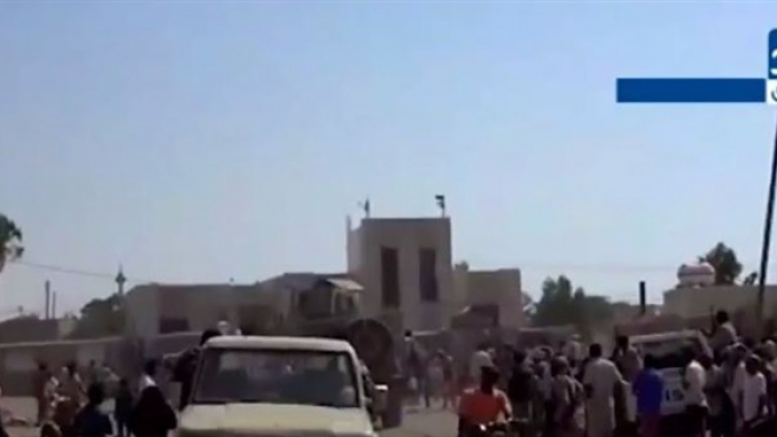 بالفيديو .. شاهد فرحة سكان الخوخة بتحرير مدينتهم من سيطرة الميليشيات
