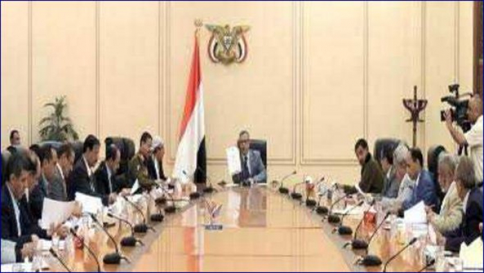بالأسماء .. ثلاثة وزراء (فقط) في حكومة الانقلاب رفضوا الانصياع للحوثيين