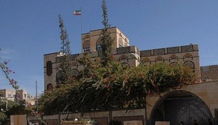 "صحيفة سعودية" تكشف عن سبب هروب طاقم السفارة الايرانية من صنعاء