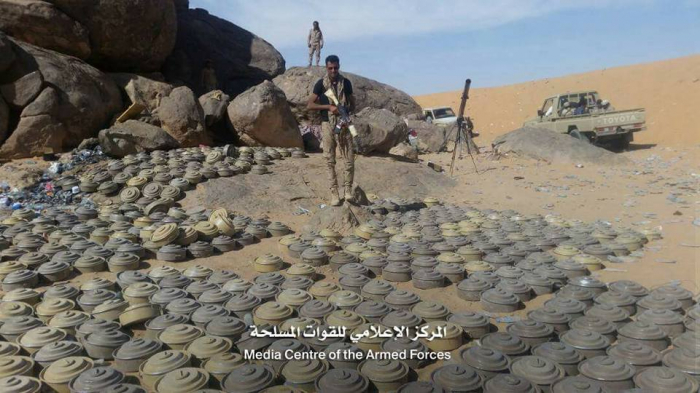 انهيار أخر دفاعات المليشيات الحوثية بمحيط صعدة.. الفرقة الهندسية التابعة للمنطقة السادسة تنزع ما يقارب 6000 ألاف من الألغام التي زرعها الحوثيين(صور)