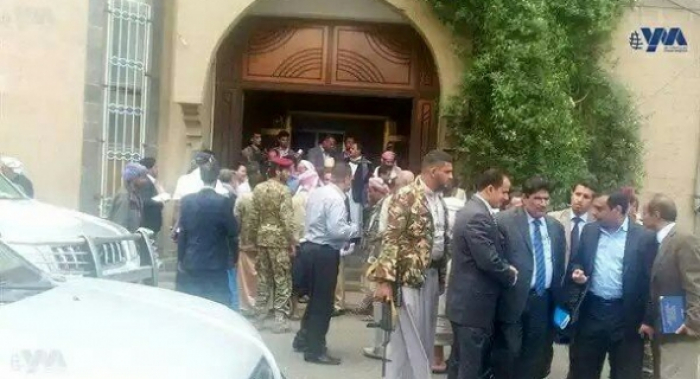 بعد اختطافها لسياسيين وعسكريين.. مليشيا الحوثي تهرب الوثائق السيادية والتاريخية لليمن الى صعدة (تفاصيل)