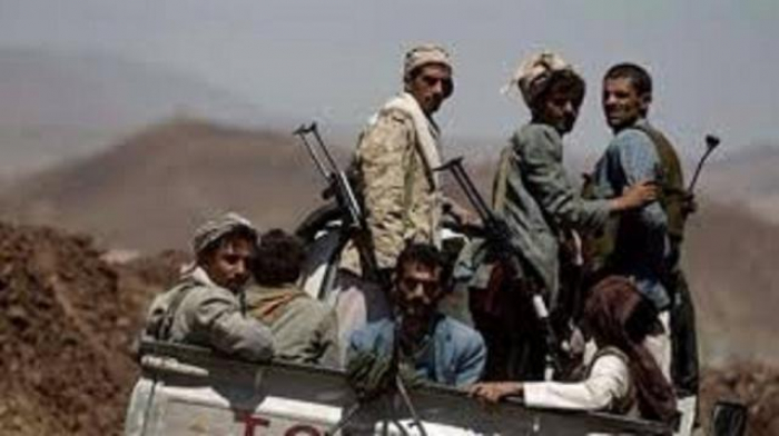 استسلام 20 قناصا وانتحار قيادي من المليشيا في جبهة نهم