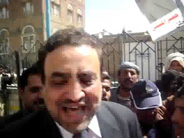 بعد تعيينه أميناً للعاصمة من قبل "الصماد".. فيديو لـ"حمود عباد" يصف فيه "عبدالملك الحوثي" بالمعتوه يفجر موجه غضب عارمة للحوثيين في صنعاء (شاهد)