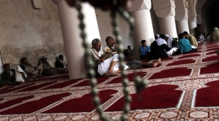 الحوثة يعدمون نجل خطيب مسجد في اب لانه اطال في خطبة الجمعة