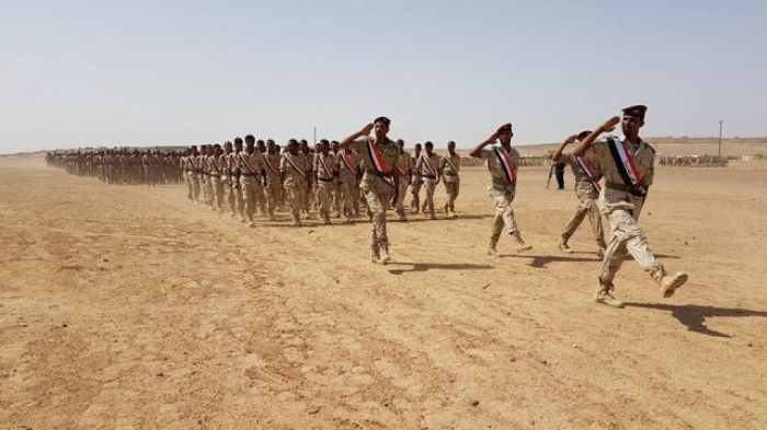 مطالبات بالتحقيق في تعيين أبناء مشائخ ومسؤولين بالشرعية بقيادة ألوية في الجيش الوطني