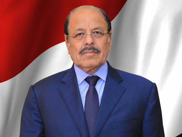 الفريق الأحمر يهاتف اللواء البحسني محافظ حضرموت