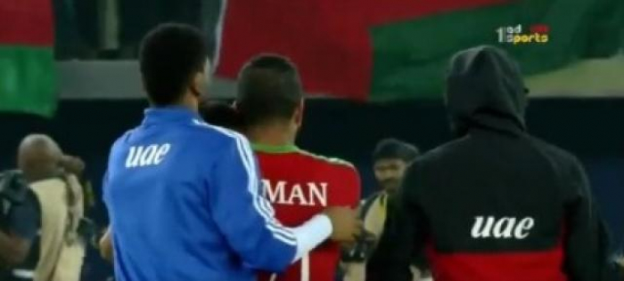 من هو اللاعب الاماراتي الذي بكى على خسارة خليجي 23 .. اعرفه بالفيديو ؟!
