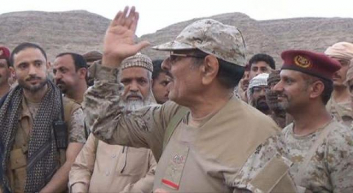 الفريق علي محسن الأحمر يرد على اختطاف مليشيات الحوثي نجله محسن واقتحام منزله في سنحان