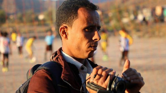 تعز.. مقتل مصور وإصابة صحافي بقصف صاروخي للحوثيين
