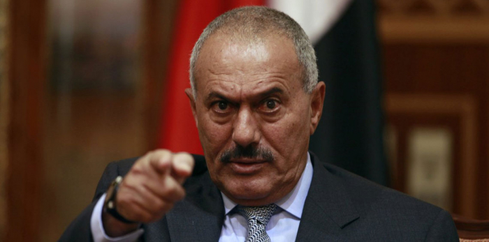 الحوثي علي البخيتي ينشر صورة السلاح الشخصي للمخلوع صالح .. ويرفقه بتغريدة
