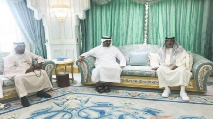 رئيس الإمارات خليفة بن زايد آل نهيان يتقبل التعازي بوفاة والدته