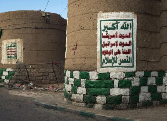 ما وراء زيارة وفد مليشيا الحوثي إلى مسقط ووصول ناطقها إلى إيران