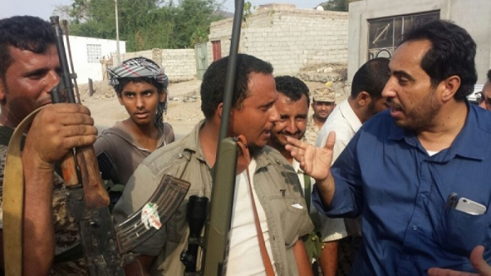 الرجل الذي قاد مقاومة مسلحة ضد الحوثيين بعدن يدعو لثورة شعبية ويقول :" الستار ينزاح يوماً بعد آخر