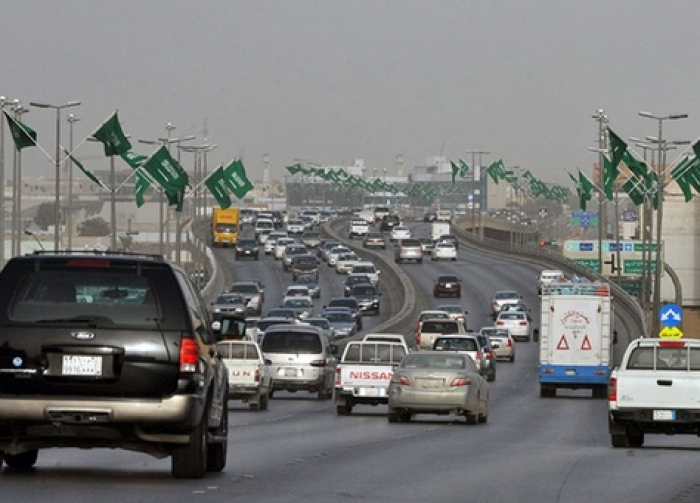 العمل السعودية تعلن عن 19 مهنة جديدة لايجوز لغيرالسعوديين ممارستها بالمملكة..! (أسماء المهن)