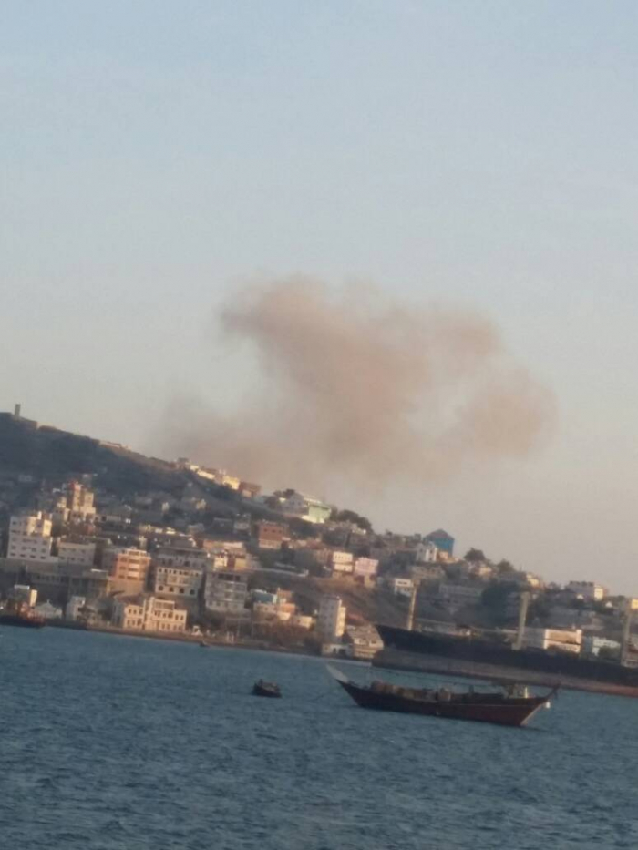 عاجل : انفجار عنيف بالقرب من قوات مكافحة الارهاب بعدن  .. صورة