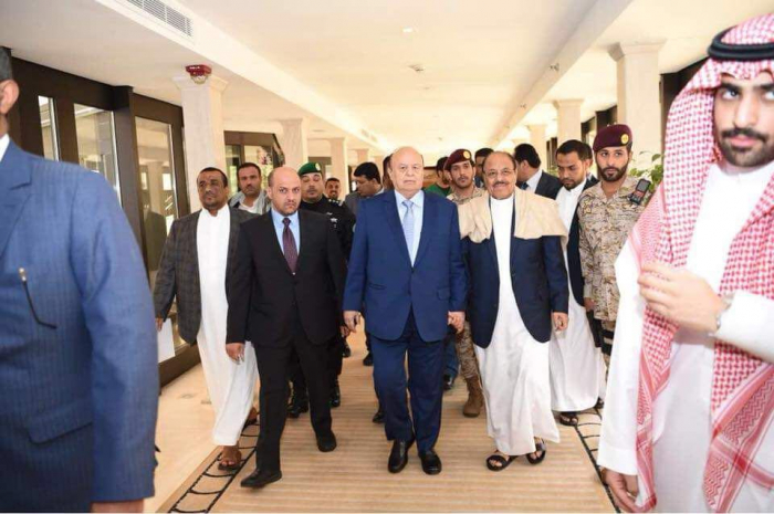 هادي والاحمر في زيارة بن دغر المتوعك