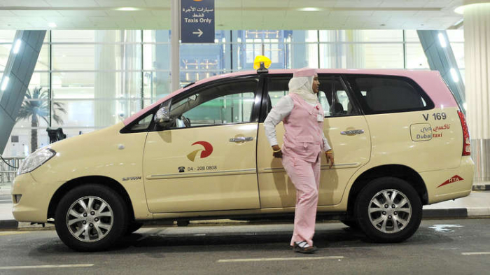 نساء يقدن سيارات الأجرة في سلطنة عمان وقريبا في السعودية!