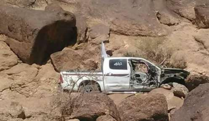 الحوثيون يستهدفون سيارة الهلال الاحمر اثناء انتشال جثث عناصرهم في ناطع