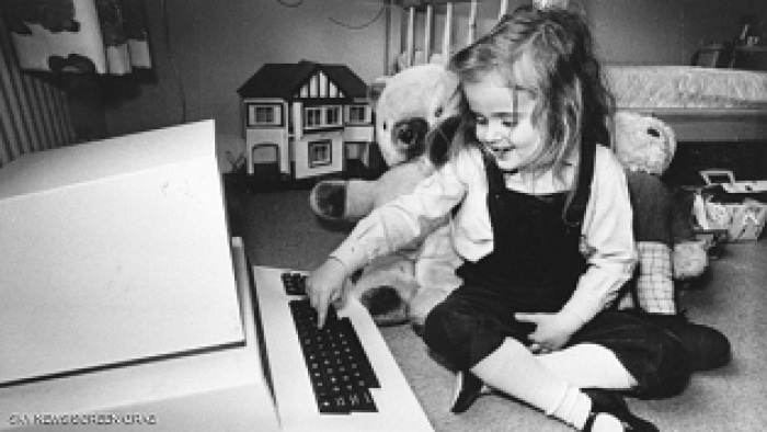 في عيد ميلاده.. أبرز 9 تطورات حدثت في الإنترنت