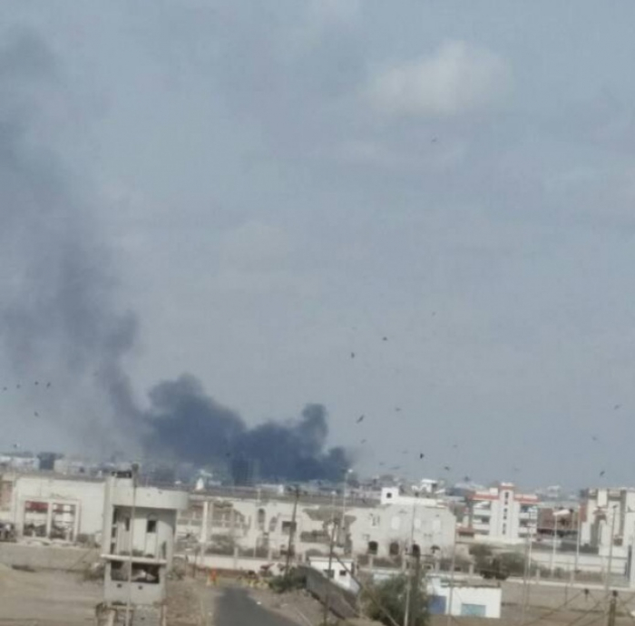 الداخلية اليمنية: 3 قتلى و35 مصابا في تفجير عدن
