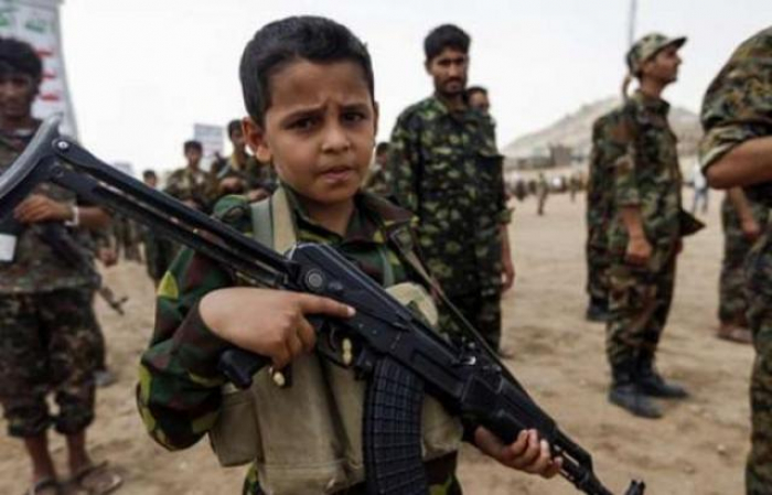 شاهد: طفل في الـ14 من عمره ..ذهب للقتال في صفوف الحوثيين وعاد إلى أسرته بهذا الشكل المخيف(شاهد كيف أصبح)