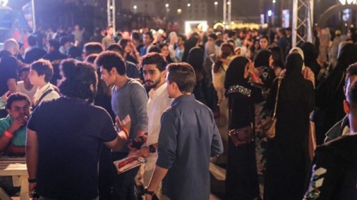 شاهد بالفيديو : سعوديات دون حجاب يشعلن حفل تامر حسني في أول ظهور له بينهن في جدة مساء الجمعة