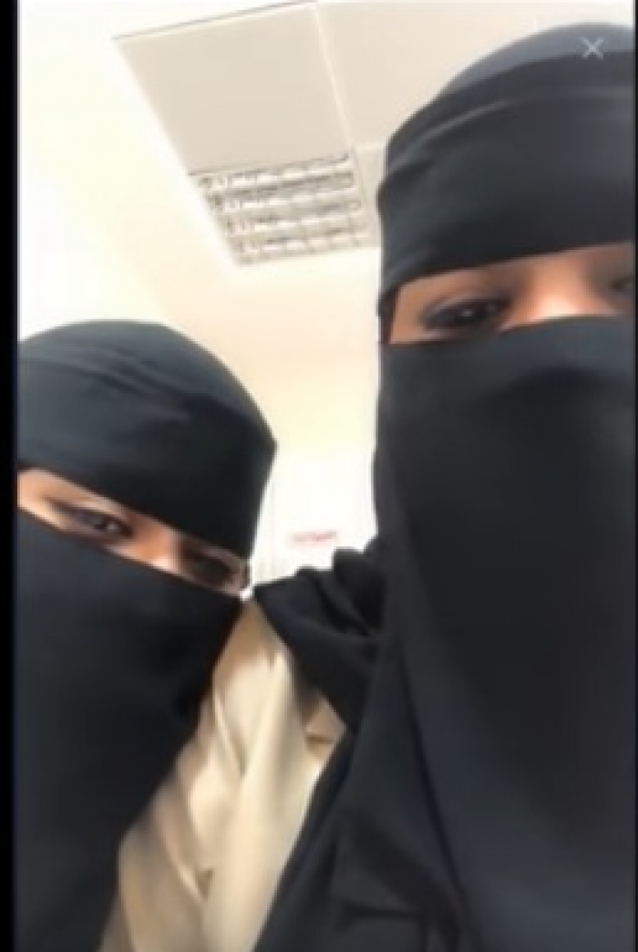 بالفيديو : سكرتيرة سعودية مع العامل الهندي شاهد المفاجأة الصادمة