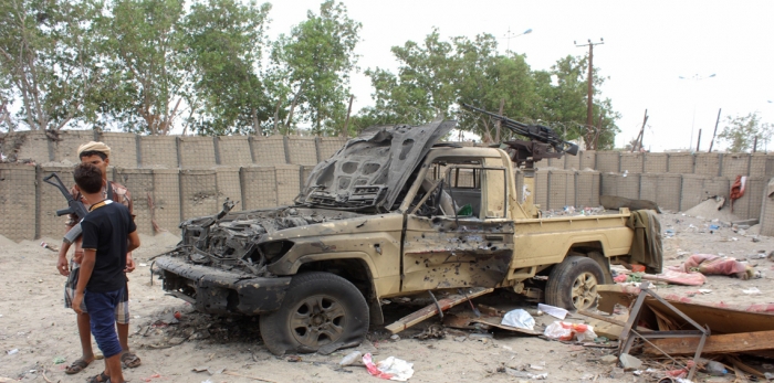 مقتل 3 من قادة المقاومة الشعبية في كمين وسط اليمن