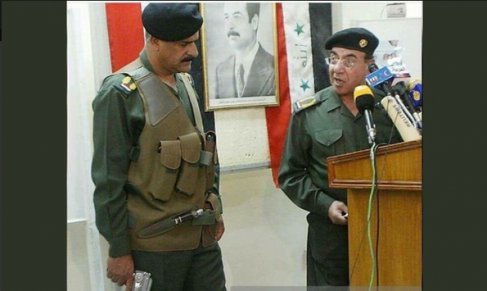 “شاهد” صور آخر وزير داخلية عراقي في عهد صدام حسين في السودان تشعل “تويتر”