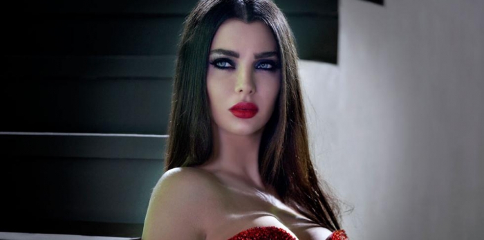 قمر اللبنانية تطل من جديد بصور “عــا.........”