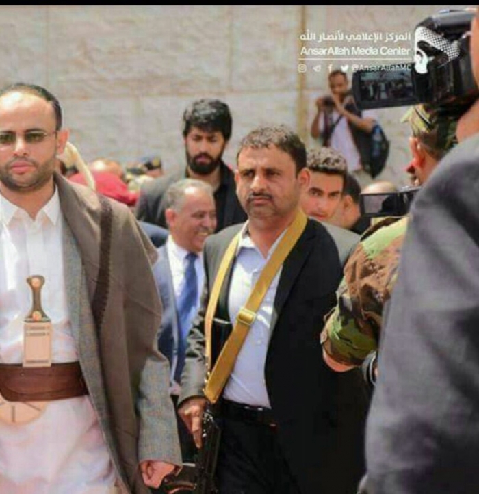 حرس مهدي المشاط تعتدي بالضرب على قيادي حوثي بارز مقرب من الصماد في ميدان السبعين..الإسم
